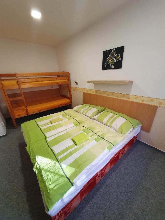 Hostel Děčín Na Skřivánce Exterior foto